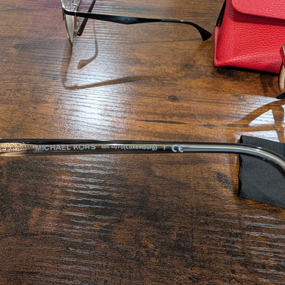 3 Designer Eyeglass Frames Lot (Ray-Ban, Michael Kors, Guess) - Picture 4 of 7